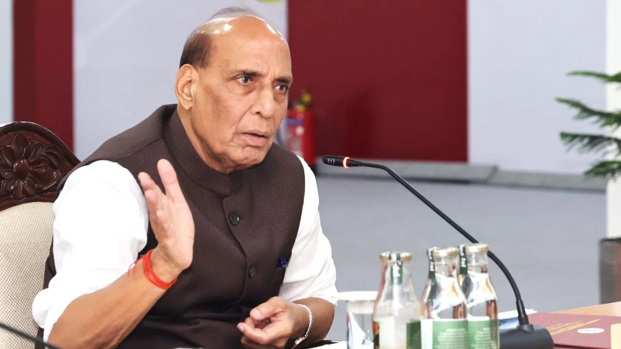 नए तरह के खतरों से निपटने के लिए तैयार रहें सेना…कमांडर्स कॉन्फ्रेंस में बोले राजनाथ सिंह
