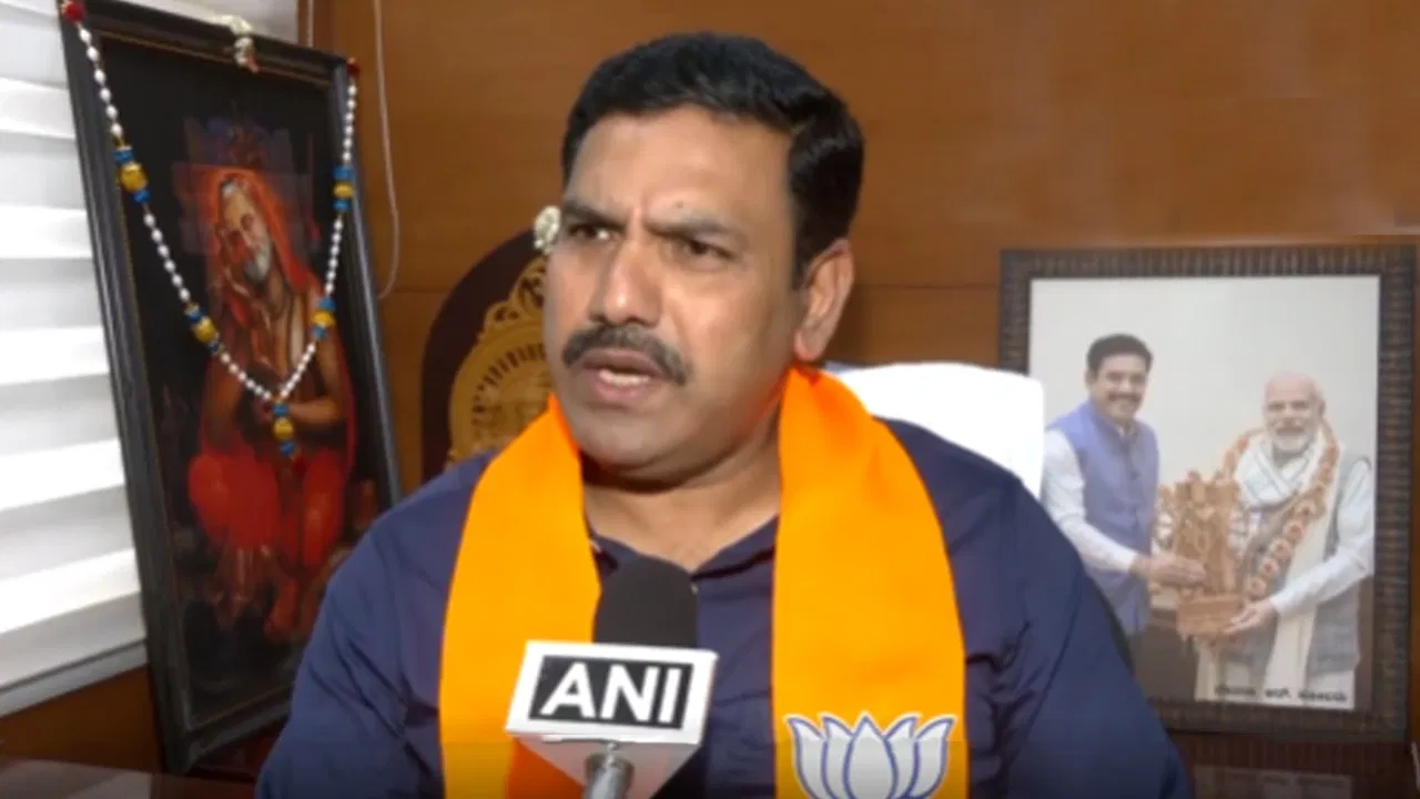 कर्नाटक में ‘जाति जनगणना’ पर भड़की BJP, प्रदेश अध्यक्ष विजयेंद्र बोले- वीरशैव-लिंगायत समुदाय को बांटने की साजिश