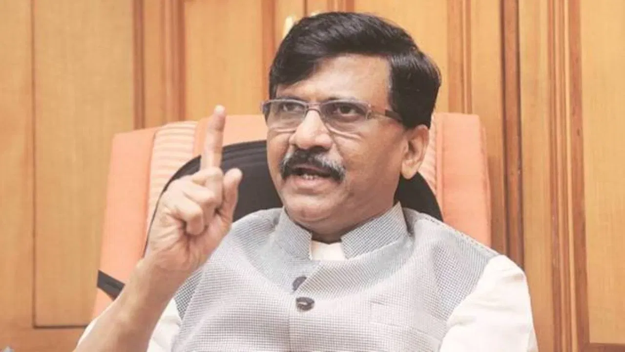 महाराष्ट्र कर्ज में डूबा है और ये केक काट रहे हैं…पीएम के जन्मदिन मनाने पर भड़के संजय राउत